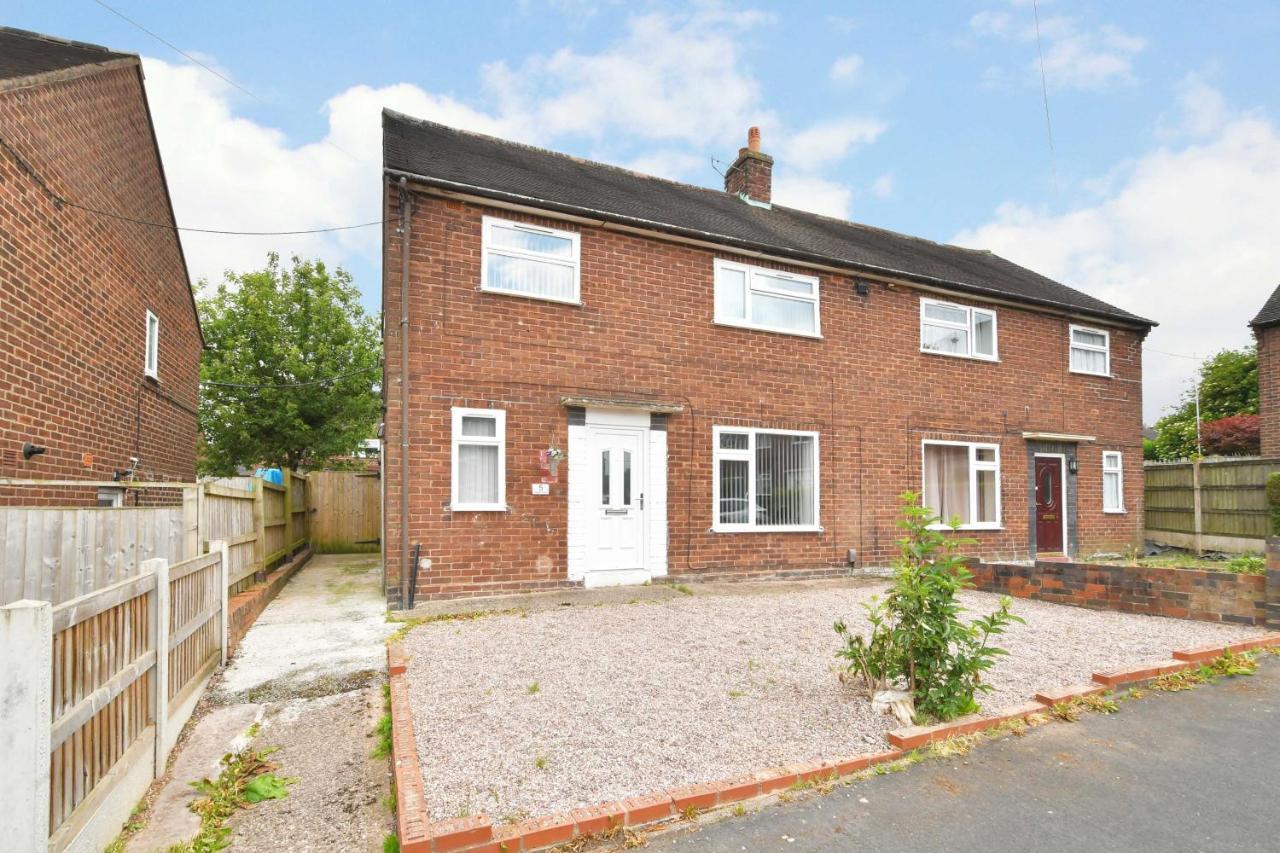 Townhouse @ Chiltern Place Newcastle Under Lyme Silverdale  Exterior photo